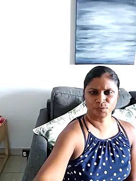 Snapshot of Sensual_indian7 chatting on 03-06-25, 03:24 Sensual indian7 online show from 03-06-25, 03:24