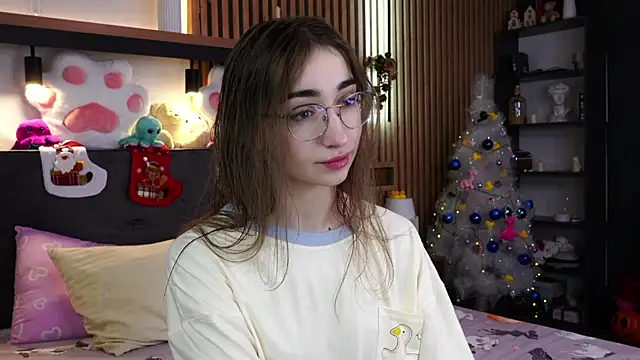 PollyBeev online show from 12-04-25, 08:35