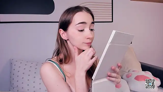 PollyBeev online show from 09-14-25, 07:20