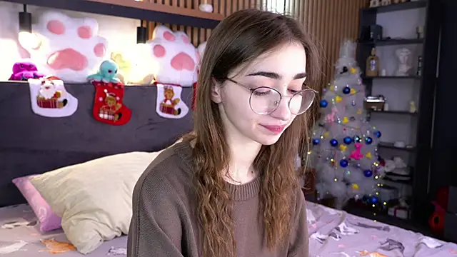 PollyBeev online show from 11-30-25, 08:04