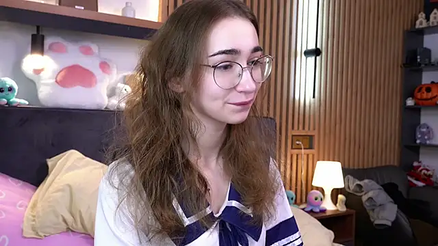 PollyBeev online show from 11-15-25, 07:12