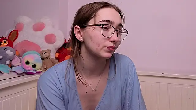 Snapshot of PollyBeev chatting on 06-16-26, 07:30 PollyBeev online show from 06-16-26, 07:30