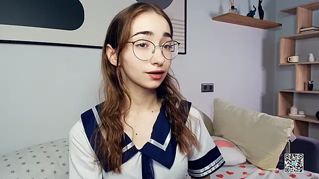 PollyBeev online show from 10-11-25, 06:47