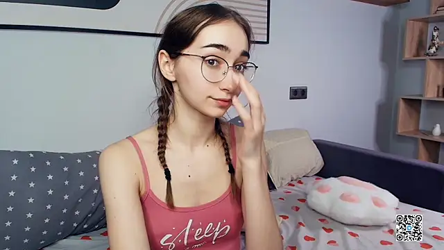 PollyBeev online show from 10-19-25, 07:38