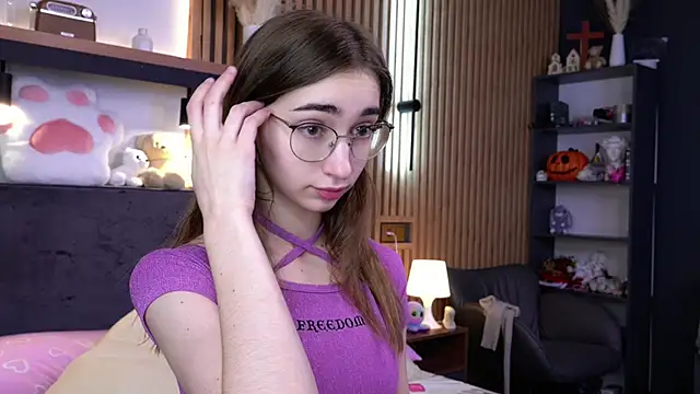 PollyBeev online show from 11-14-25, 07:23