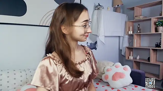 PollyBeev online show from 10-24-25, 07:29