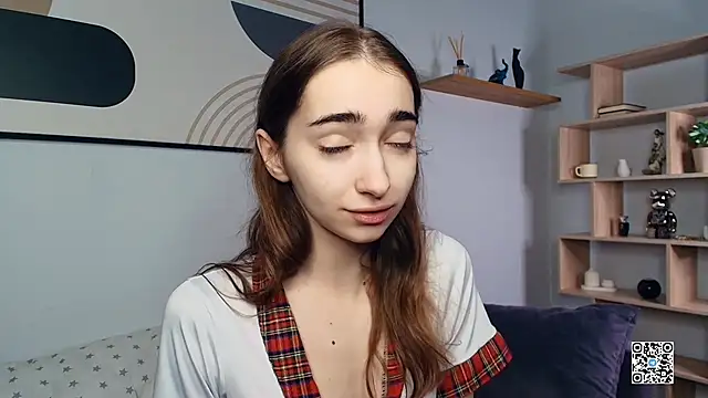 PollyBeev online show from 10-05-25, 07:32