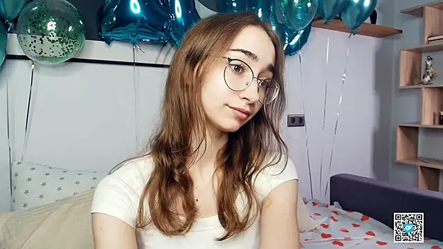 PollyBeev online show from 10-12-25, 07:10