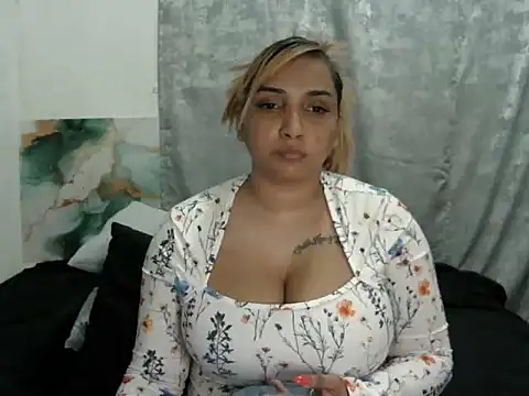 Snapshot of GORGEOUSLIPS chatting on 04-29-26, 05:30 GORGEOUSLIPS online show from 04-29-26, 05:30