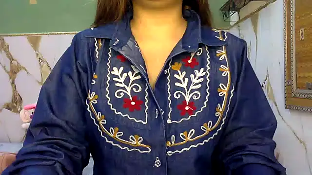 Hoty-Shivangi online show from 10-18-25, 06:04