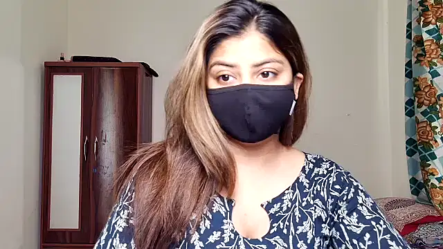 Hoty-Shivangi online show from 03-14-26, 10:32