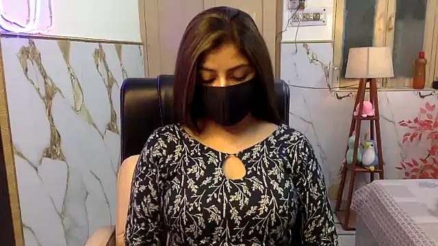 Hoty-Shivangi online show from 10-25-25, 03:45