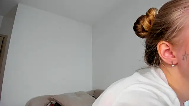 MiaMews online show from 11-13-25, 12:31