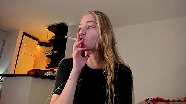 MiaMews online show from 09-21-25, 10:53