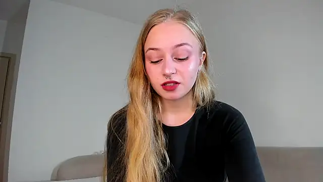 MiaMews online show from 11-05-25, 12:19