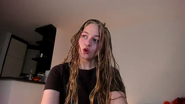 MiaMews online show from 10-19-25, 11:24