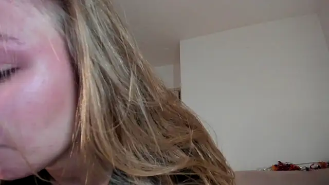 MiaMews online show from 10-28-25, 12:59