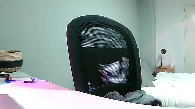 dutchesmee x online show from 02-17-25, 06:28