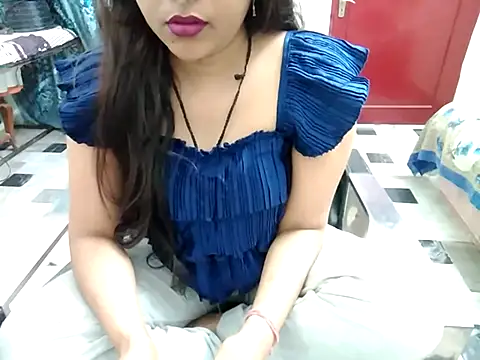 Snapshot of aarushi_sharmaa chatting on 03-02-25, 11:39 aarushi sharmaa online show from 03-02-25, 11:39