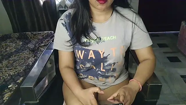 Snapshot of aarushi_sharmaa chatting on 05-10-26, 10:30 aarushi sharmaa online show from 05-10-26, 10:30