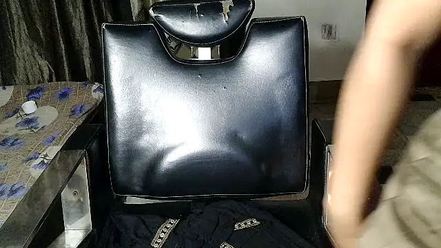 aarushi sharmaa online show from 12-21-25, 01:52