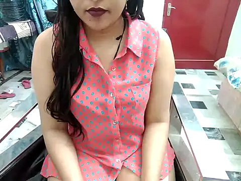 Snapshot of aarushi_sharmaa chatting on 03-18-25, 12:08 aarushi sharmaa online show from 03-18-25, 12:08