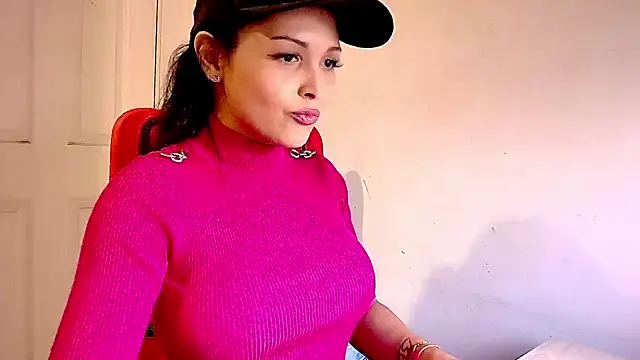 Snapshot of MOMMYJEVAA chatting on 05-15-26, 09:13 MOMMYJEVAA online show from 05-15-26, 09:13