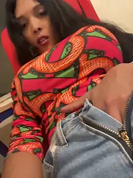 Snapshot of MOMMYJEVAA chatting on 11-25-25, 02:23 MOMMYJEVAA online show from 11-25-25, 02:23