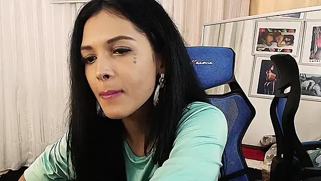 Snapshot of MOMMYJEVAA chatting on 11-26-25, 08:53 MOMMYJEVAA online show from 11-26-25, 08:53