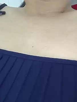 Snapshot of girldam95 chatting on 01-06-26, 05:00 girldam95 online show from 01-06-26, 05:00