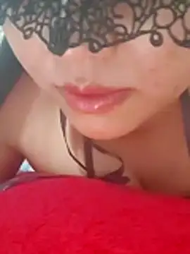 Snapshot of girldam95 chatting on 12-19-25, 03:03 girldam95 online show from 12-19-25, 03:03