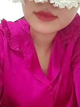 Snapshot of girldam95 chatting on 05-18-26, 06:51 girldam95 online show from 05-18-26, 06:51