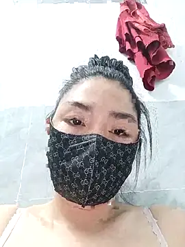 Snapshot of girldam95 chatting on 12-04-25, 12:37 girldam95 online show from 12-04-25, 12:37