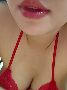 Snapshot of girldam95 chatting on 01-19-26, 04:05 girldam95 online show from 01-19-26, 04:05