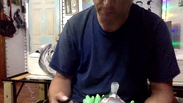 Snapshot of Buffshagswell chatting on 04-25-26, 08:50 Buffshagswell online show from 04-25-26, 08:50