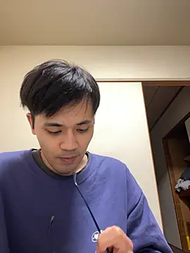 Snapshot of ryusei18570 chatting on 12-04-25, 01:10 ryusei18570 online show from 12-04-25, 01:10