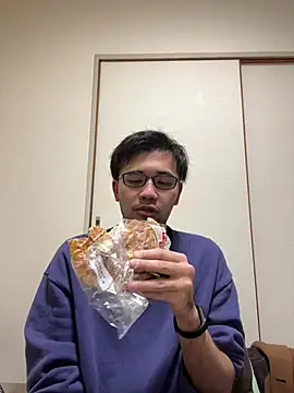 Snapshot of ryusei18570 chatting on 03-03-26, 10:17 ryusei18570 online show from 03-03-26, 10:17