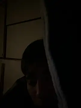 Snapshot of ryusei18570 chatting on 02-11-25, 05:40 ryusei18570 online show from 02-11-25, 05:40