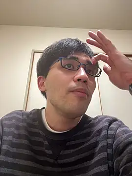 Snapshot of ryusei18570 chatting on 02-15-25, 06:01 ryusei18570 online show from 02-15-25, 06:01