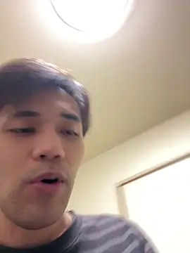 Snapshot of ryusei18570 chatting on 02-19-25, 03:27 ryusei18570 online show from 02-19-25, 03:27