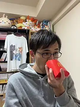 Snapshot of ryusei18570 chatting on 12-15-24, 09:45 ryusei18570 online show from 12-15-24, 09:45