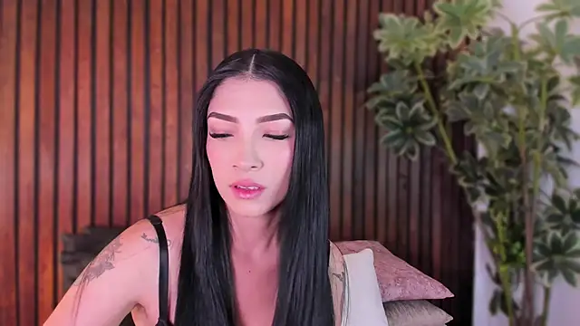 Jennmiiller  online show from 12-04-25, 12:04