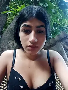 Snapshot of Julix_A chatting on 01-19-25, 03:21 Julix A online show from 01-19-25, 03:21