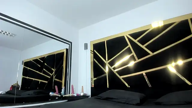 Snapshot of Giorgina_Simons chatting on 02-08-25, 01:01 Giorgina Simons online show from 02-08-25, 01:01