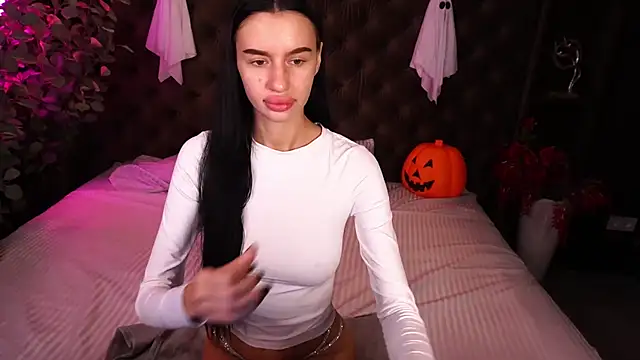 Snow WhiteeeX online show from 10-31-25, 06:43