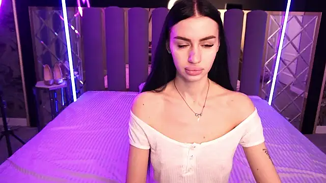 Snow WhiteeeX online show from 02-03-26, 06:33