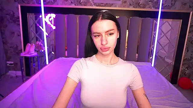 Snow WhiteeeX online show from 03-19-26, 06:35