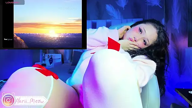 AHRI LEE online show from 01-03-25, 02:54