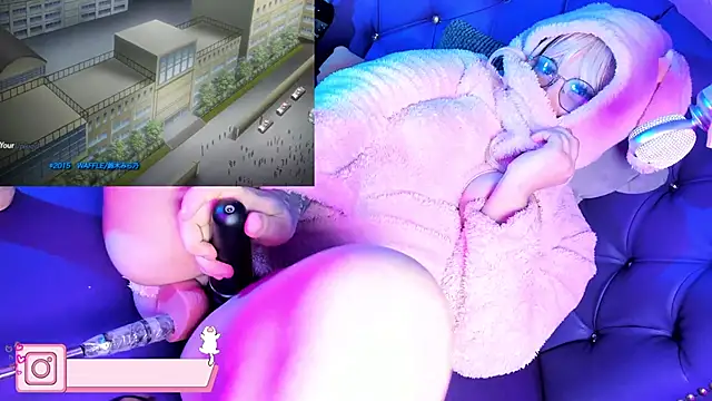 AHRI LEE online show from 01-20-25, 06:21