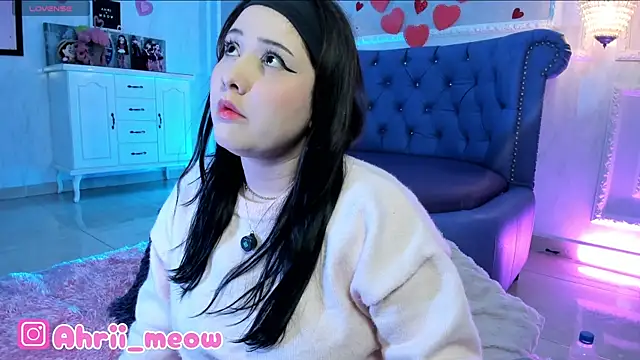 AHRI LEE online show from 03-07-25, 09:48